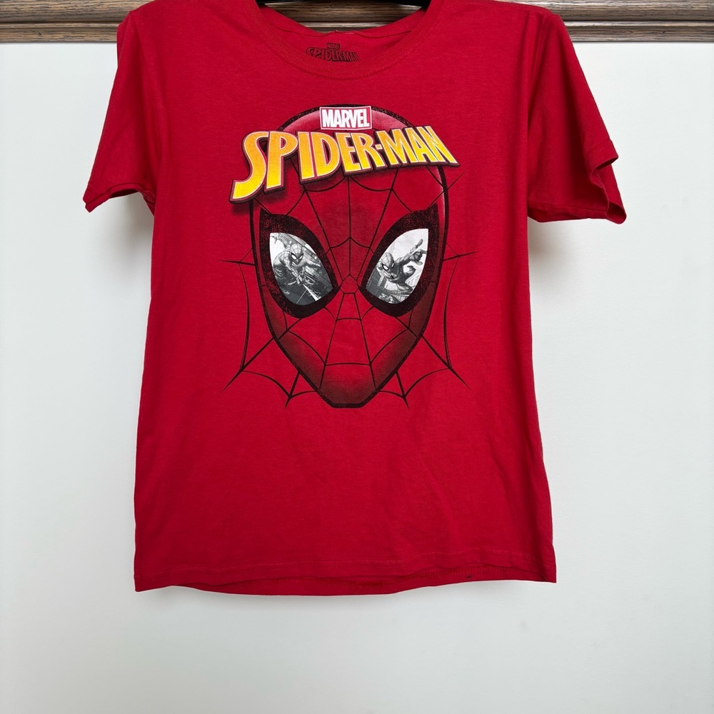 Marvel - NWT, Red Spider-Man Short Sleeve Tee - Size Small men’s